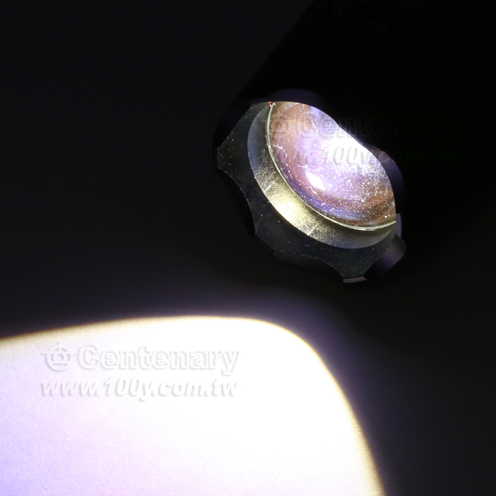 Chargeable Strong-Light Flashlight - 105739 Product Image