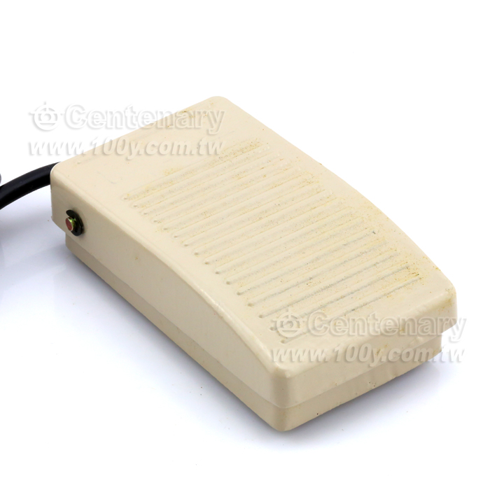 腳踏開關 10A/250VAC 材質:金屬 - 110211 產品圖片