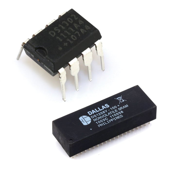 Nonvolatile SRAM